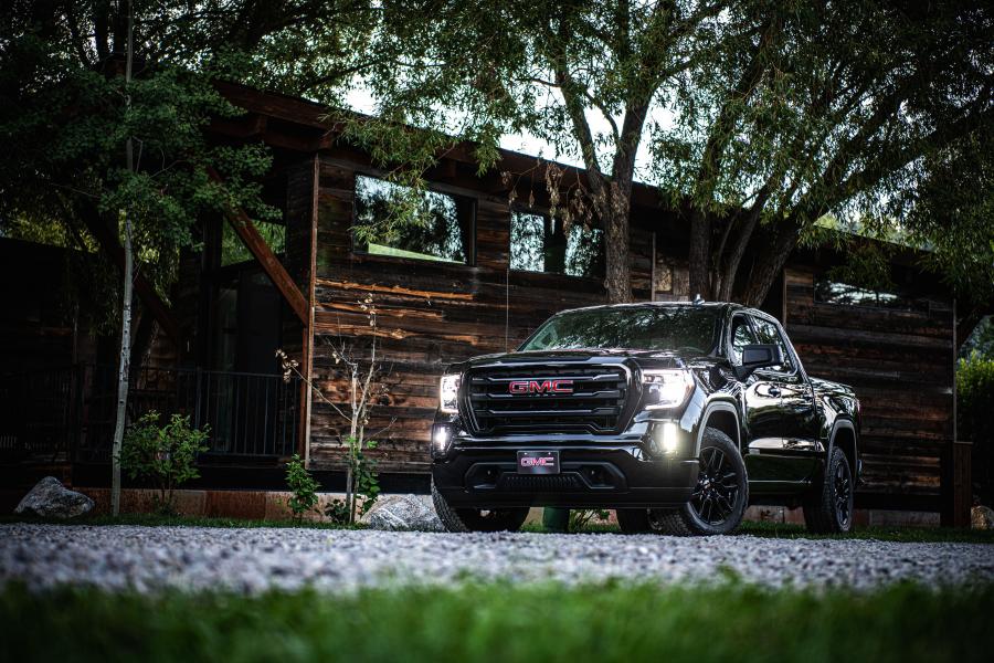  GMC Sierra Elevation Crew Cab 2018 года  (фото 5 из 29)